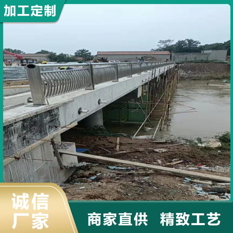 护栏_道路隔离栏款式多样专业生产设备