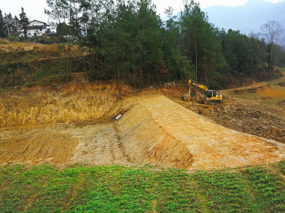 水利防渗边坡支护淤泥固化剂10年经验